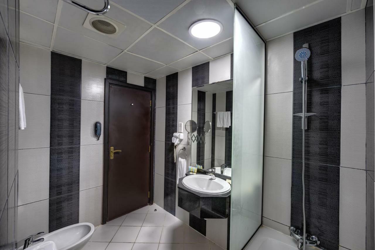 Delmon Palace Hotel Dubai Ngoại thất bức ảnh
